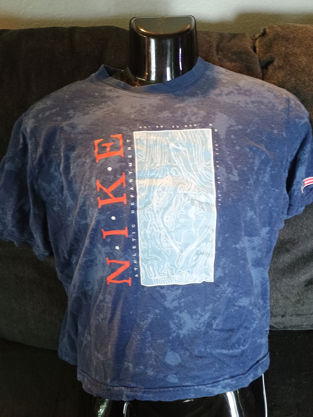 Nike Women’s Large Athletic Dept Topographic Map Cropped T-Shirt Blue Tie Dye